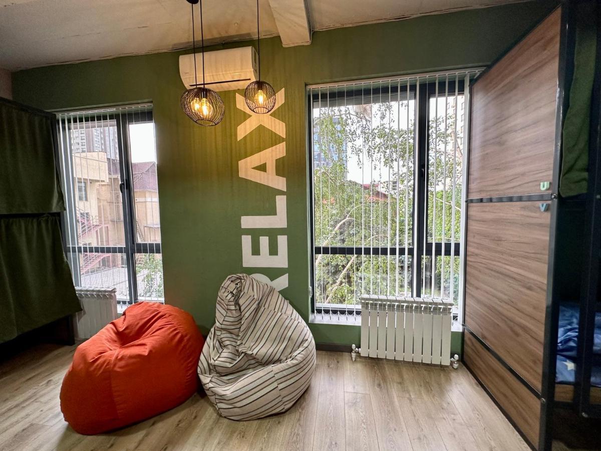 Izzzi Hostel Biškek Exteriér fotografie