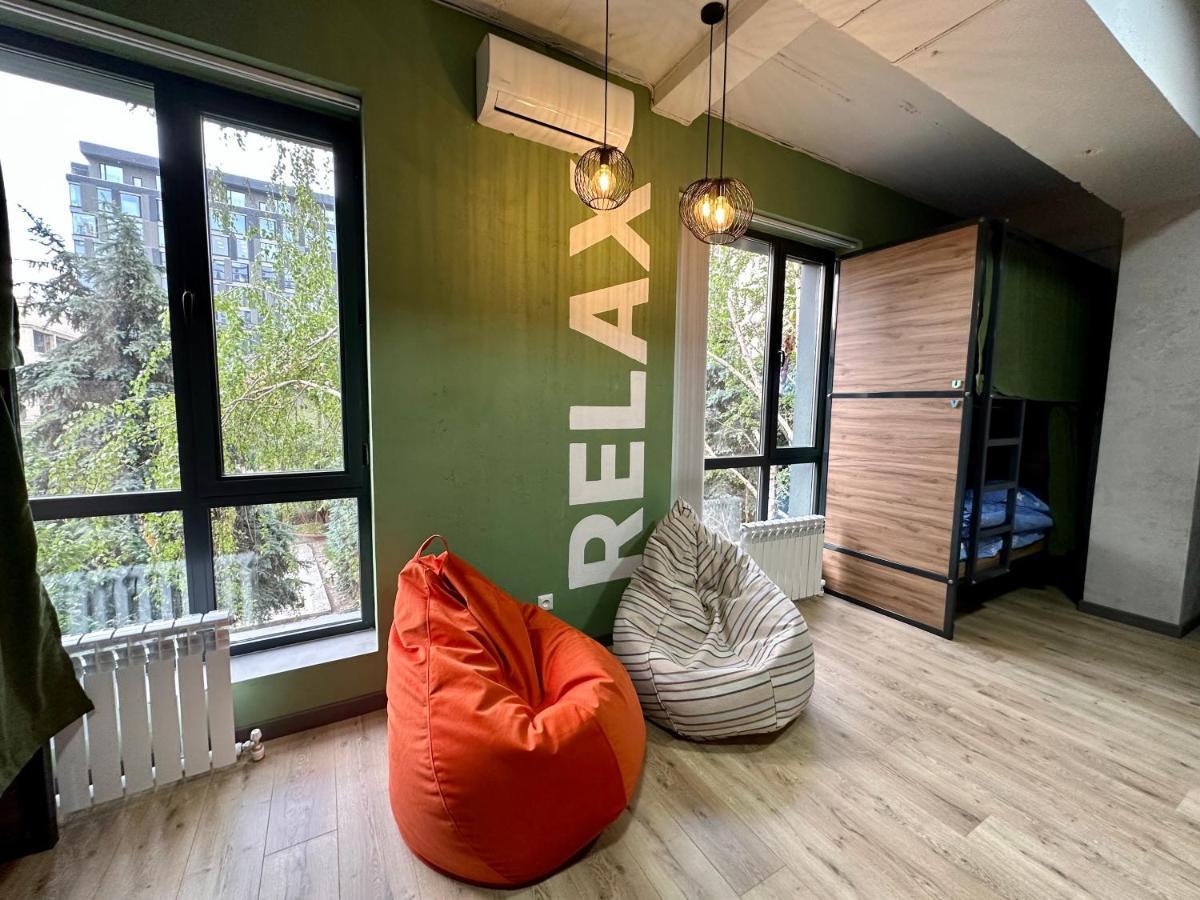 Izzzi Hostel Biškek Exteriér fotografie