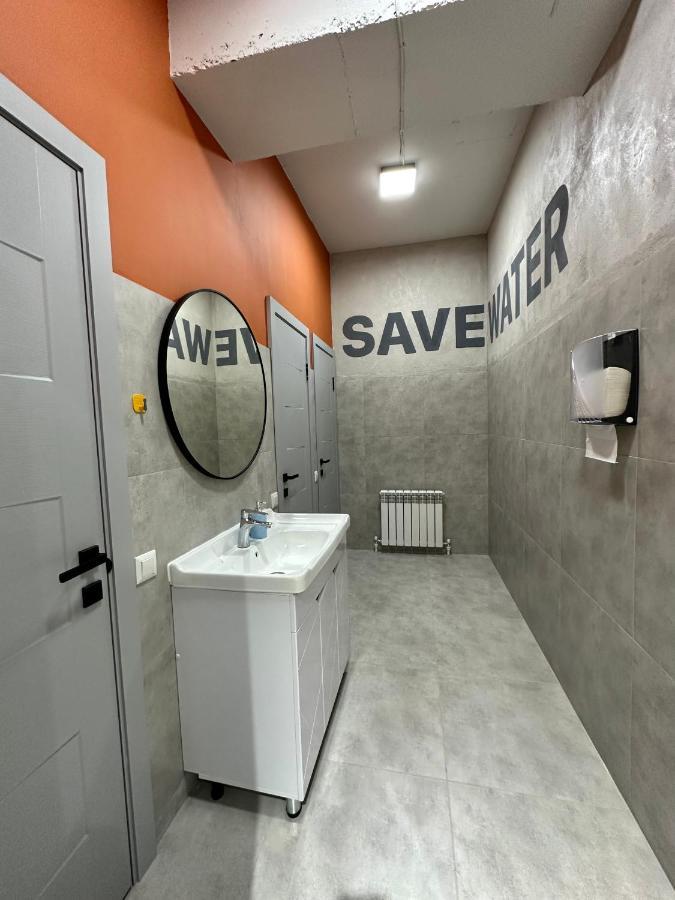 Izzzi Hostel Biškek Exteriér fotografie